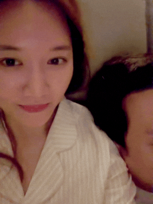 Hari Won không thể tin khi phát hiện Trấn Thành lại làm việc này lúc đang ngủ say- Ảnh 1. Hari Won không thể tin khi phát hiện Trấn Thành lại làm việc này lúc đang ngủ say- Ảnh 1.