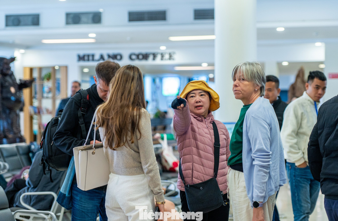 Đ&ocirc;ng nghịt kh&aacute;ch tham quan vịnh Hạ Long- Ảnh 18.