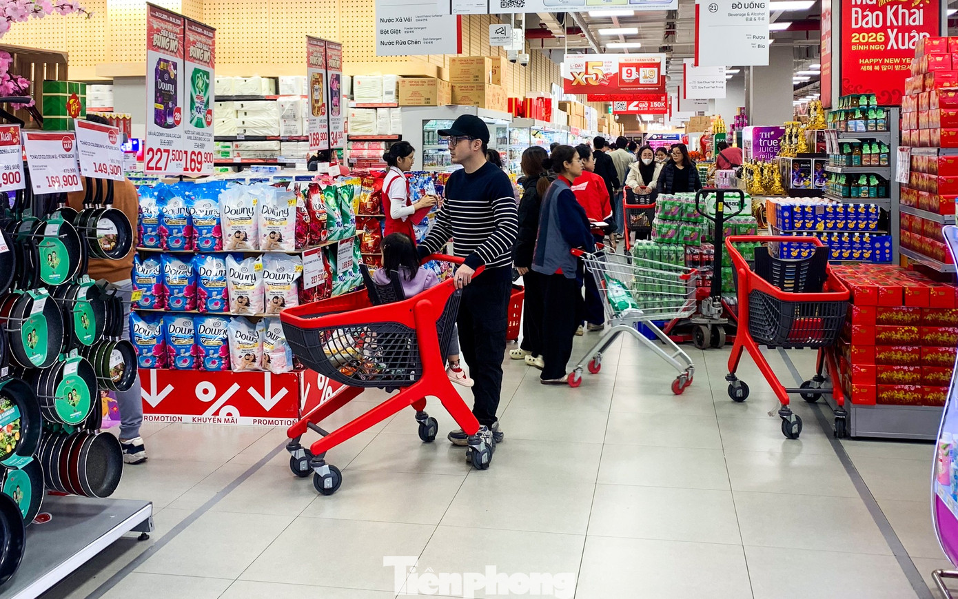 Gi&oacute; m&ugrave;a về, c&aacute;c điểm vui chơi trong nh&agrave; đ&ocirc;ng nghẹt ng&agrave;y thứ hai nghỉ lễ- Ảnh 10.