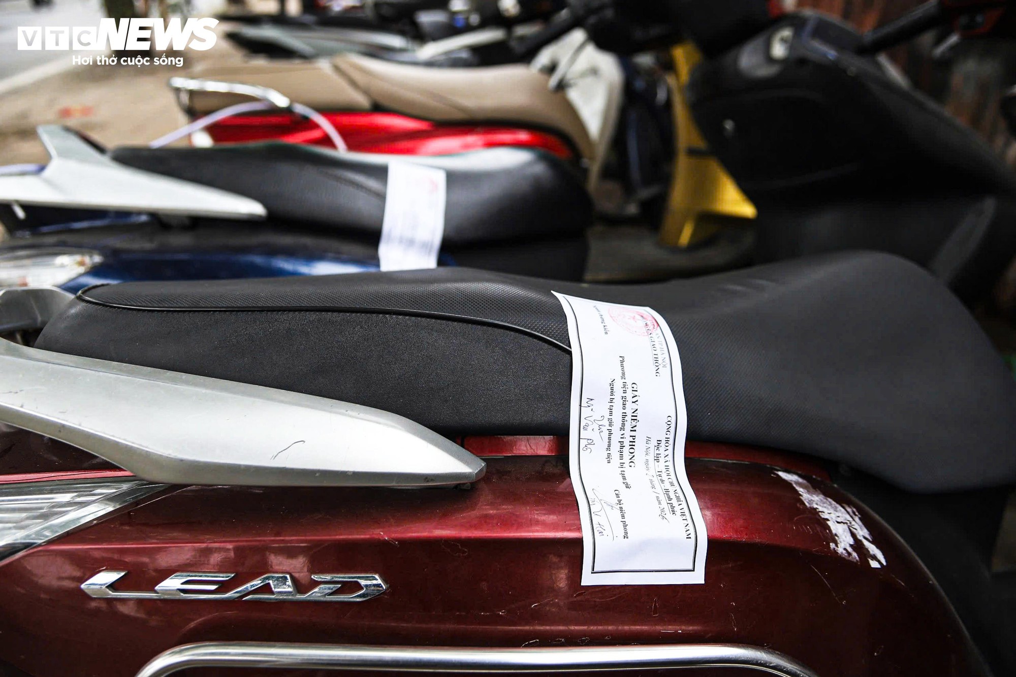 Nghĩ CSGT nghỉ Tết, người đ&agrave;n &ocirc;ng uống rượu vẫn đạp xe v&agrave; bị phạt- Ảnh 11.