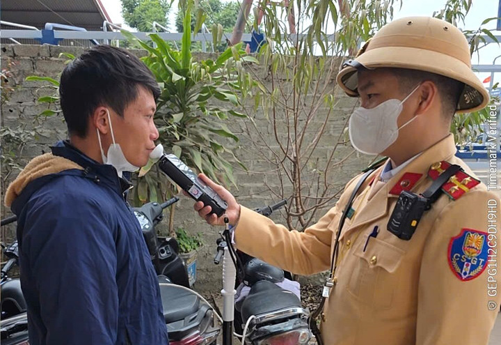 Bắc Ninh xử phạt gần 40.000 trường hợp vi phạm nồng độ cồn trong năm 2025- Ảnh 1.