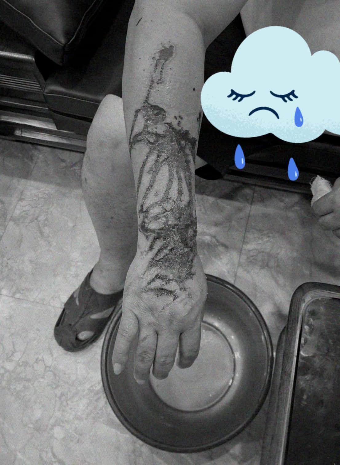 Dọn nh&agrave; gi&aacute;p Tết, nhiều người đang tự &ldquo;đốt tay&rdquo; v&igrave; h&oacute;a chất th&ocirc;ng cống: Đ&acirc;y l&agrave; 2 c&aacute;ch an to&agrave;n hơn hẳn- Ảnh 1.