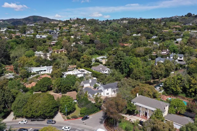 400 tỷ để con trai Beckham &ldquo;rũ bố mẹ ra đi ở ri&ecirc;ng" khi lấy vợ gi&agrave;u- Ảnh 4.