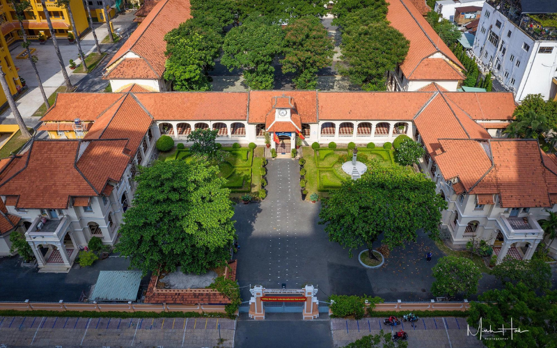 Ng&ocirc;i trường c&oacute; đ&ocirc;ng học sinh giỏi quốc gia nhất Việt Nam: Từng được KTX l&agrave;m đồ &aacute;n quy hoạch tổng thể H&agrave; Nội thiết kế- Ảnh 1.