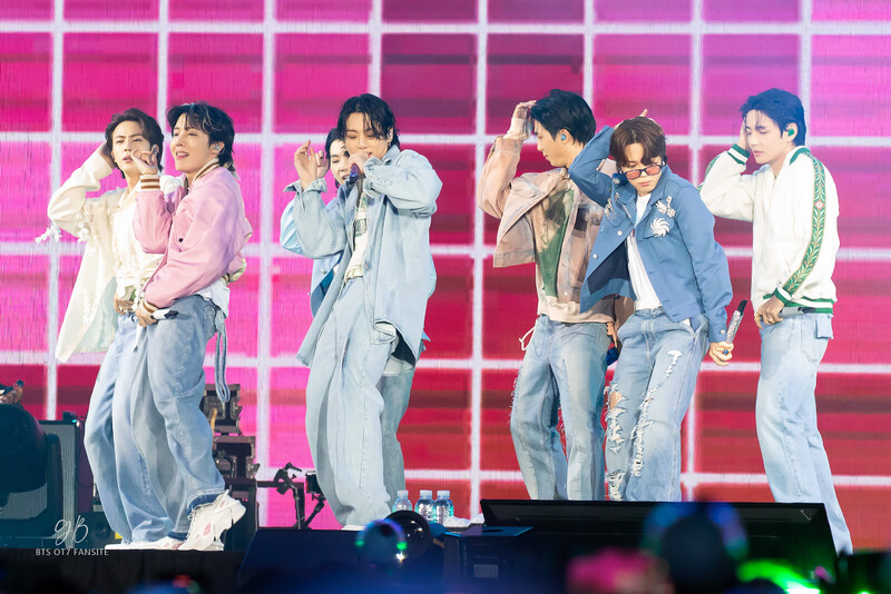 7 ch&agrave;ng trai l&agrave;m n&ecirc;n lịch sử: Tổ chức concert miễn ph&iacute; 18 ngh&igrave;n người, được Ủy ban Di sản Văn h&oacute;a Quốc gia cho l&agrave;m điều ngoại lệ- Ảnh 6.