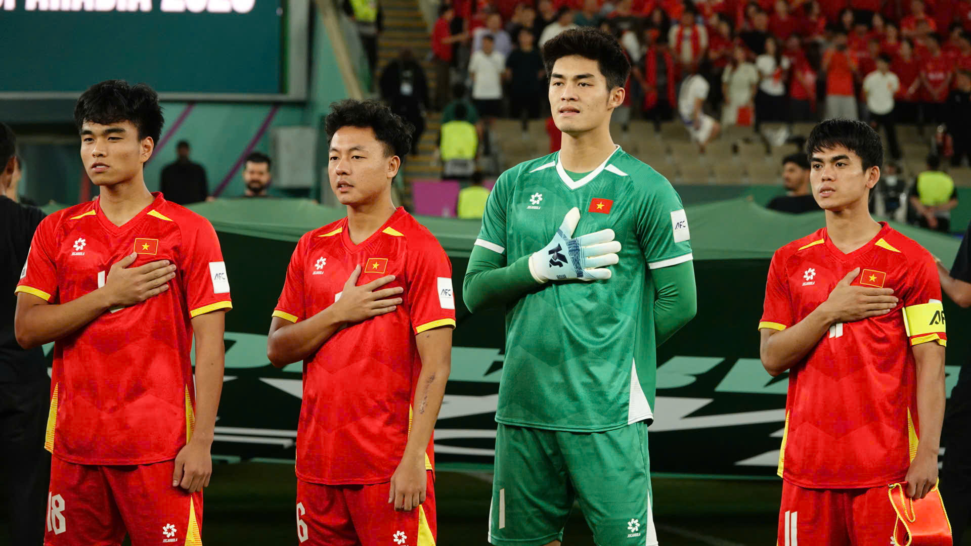 Đứng dậy v&agrave; bước tiếp nh&eacute; U23 Việt Nam!- Ảnh 1.