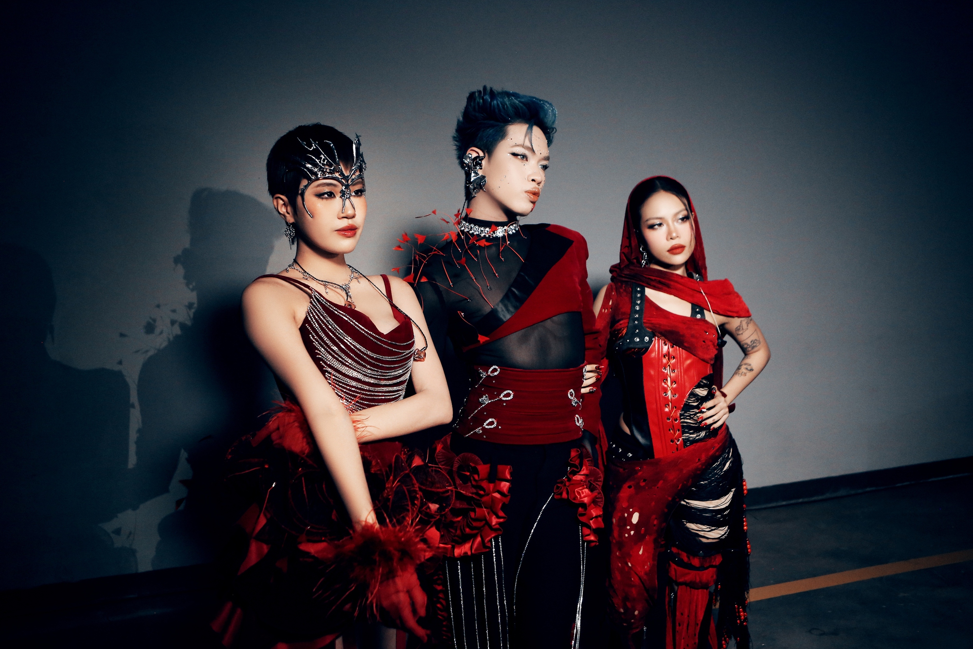 Vbiz từng c&oacute; m&agrave;n collab to&agrave;n rapper &ldquo;lực chiến&rdquo;, album dẫn đầu trend biến h&igrave;nh khiến cả d&agrave;n trai xinh g&aacute;i đẹp &ldquo;sốt x&igrave;nh xịch&rdquo;- Ảnh 2.