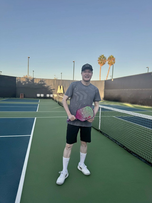 Nam ca sĩ từng cưới hoa hậu, tuổi 50 sống một m&igrave;nh trong biệt thự 400m2 đẹp hơn resort ở Ph&uacute; Nhuận- Ảnh 5.