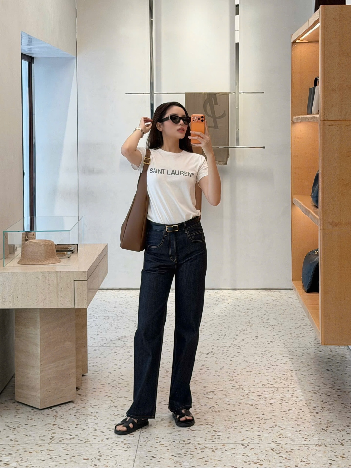 "S&aacute;ch mẫu mặc đẹp" chỉ ra 4 mẫu &aacute;o ph&ugrave; hợp nhất để diện với quần ống rộng- Ảnh 6.