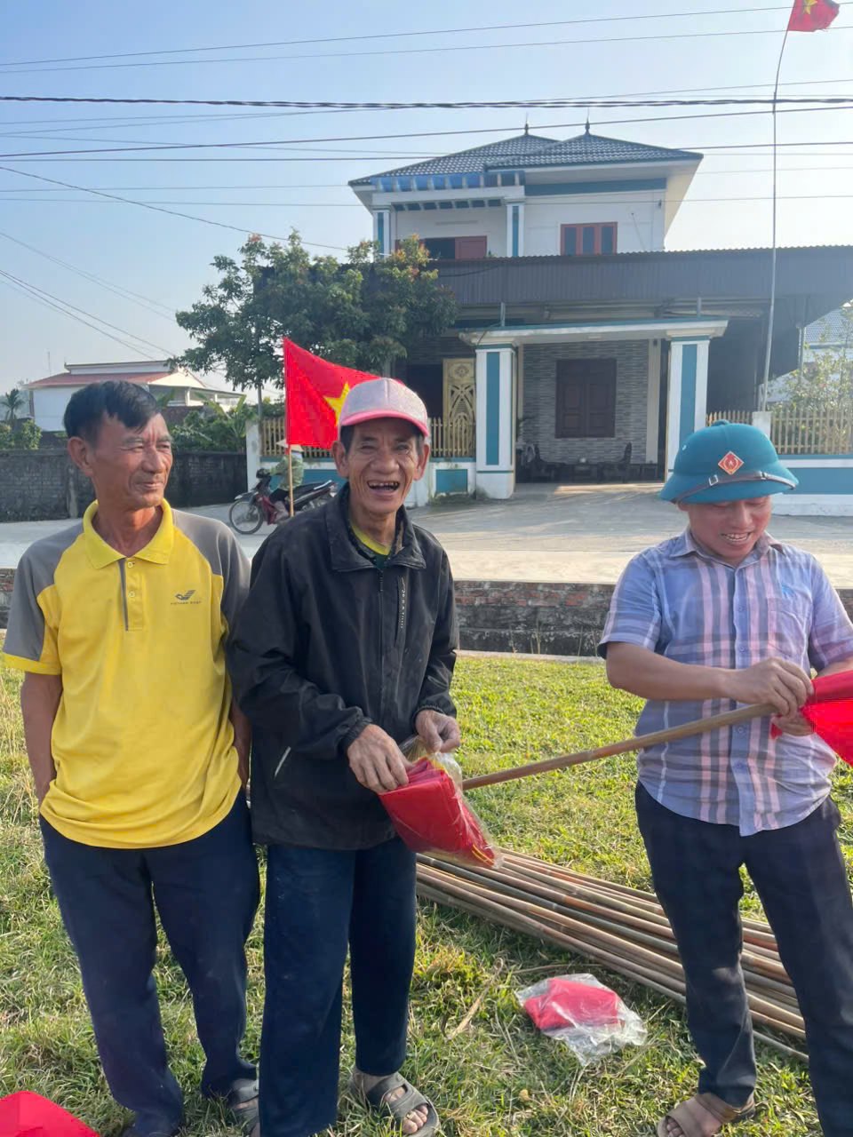 H&agrave;ng ngh&igrave;n b&agrave; con Nghệ An qu&ecirc; Đ&igrave;nh Bắc mở hội: Tiếp lửa đường xa U23 Việt Nam đấu U23 Trung Quốc- Ảnh 3.