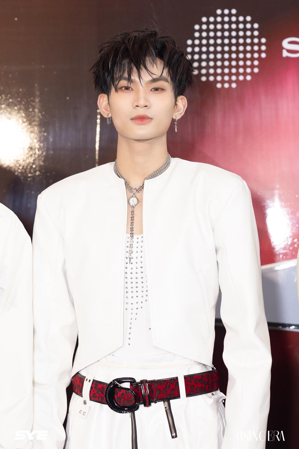 Zoom cận nh&oacute;m nam đầu ti&ecirc;n của Việt Nam bước ra từ show "sống c&ograve;n", visual v&agrave; t&agrave;i năng c&oacute; đủ l&agrave;m n&ecirc;n chuyện- Ảnh 8.