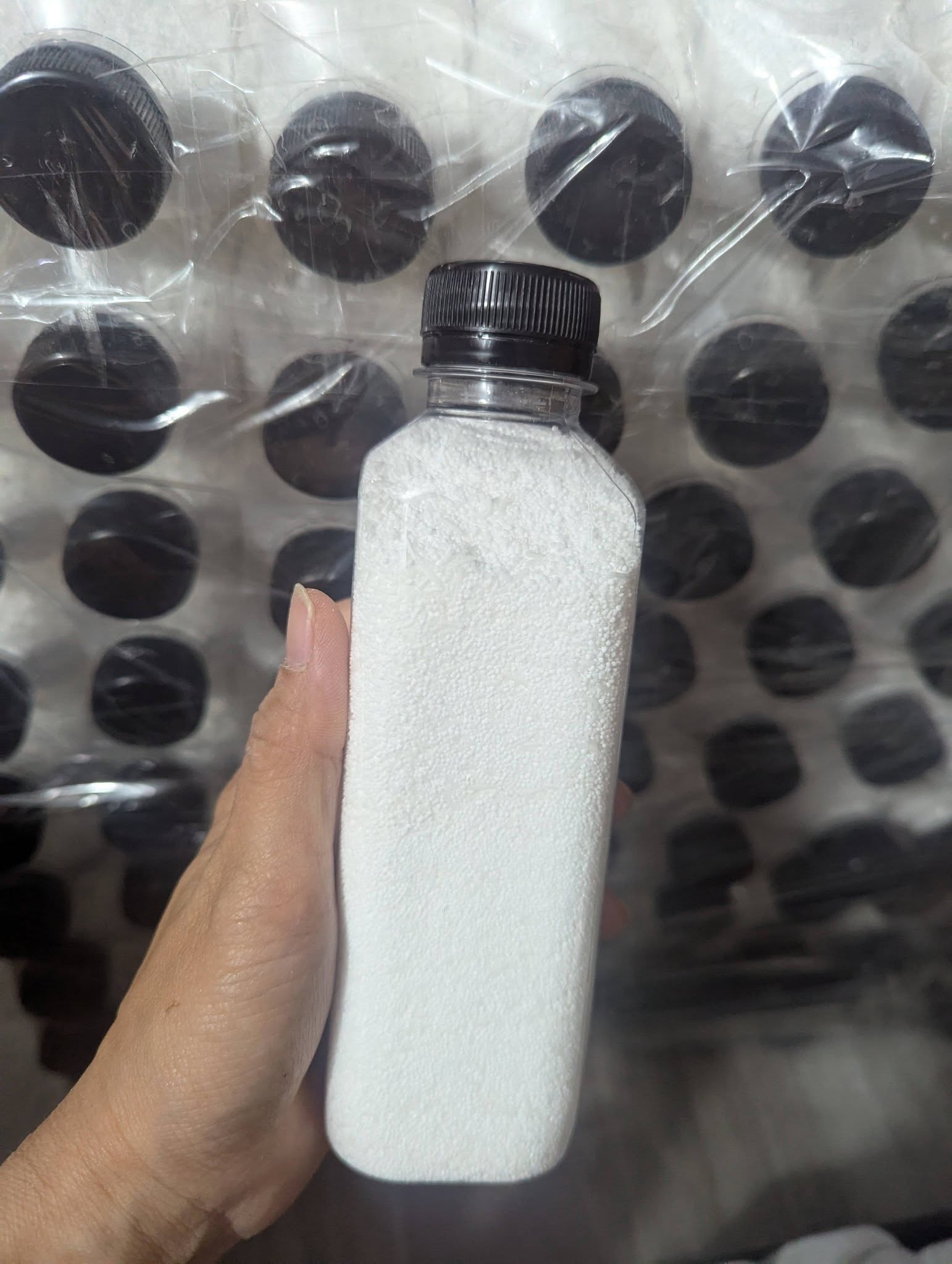 Dọn nh&agrave; gi&aacute;p Tết, nhiều người đang tự &ldquo;đốt tay&rdquo; v&igrave; h&oacute;a chất th&ocirc;ng cống: Đ&acirc;y l&agrave; 2 c&aacute;ch an to&agrave;n hơn hẳn- Ảnh 3.