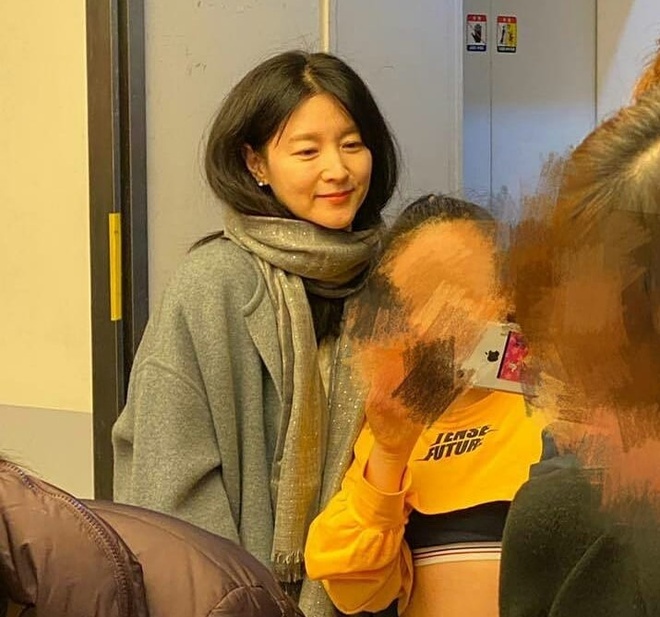 Mỹ nh&acirc;n 54 tuổi cứ đăng h&igrave;nh l&agrave; g&acirc;y x&ocirc;n xao, chu tr&igrave;nh skincare vừa tiết lộ n&oacute;i l&ecirc;n tất cả- Ảnh 13.