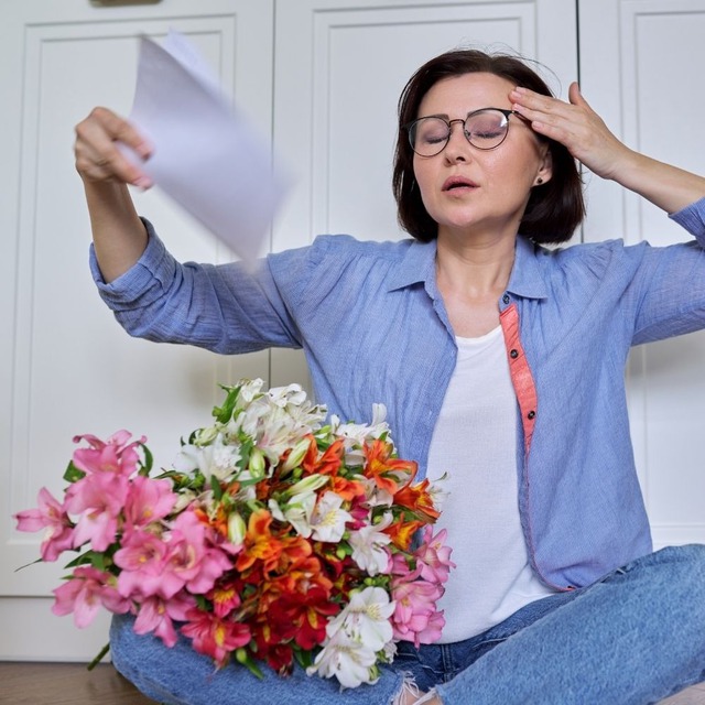 Sau m&atilde;n kinh, t&ocirc;i mới hiểu v&igrave; sao đ&ecirc;m n&agrave;o cũng v&atilde; mồ h&ocirc;i: H&oacute;a ra cơ thể đang "xin" được ăn uống tử tế hơn- Ảnh 2.