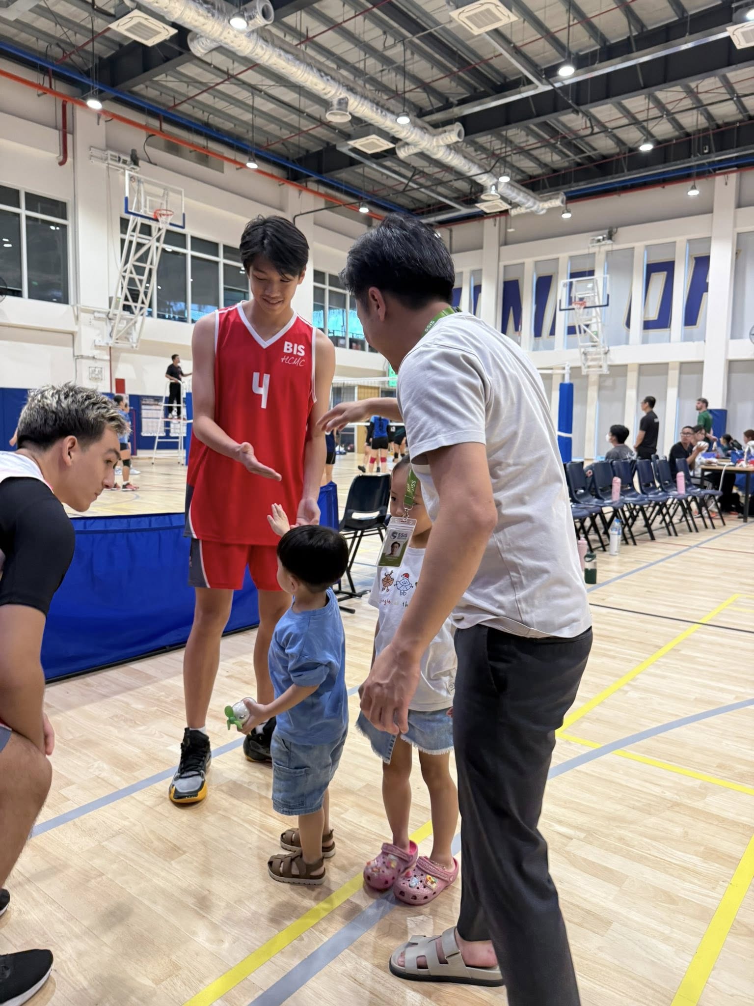 Subeo mới 15 tuổi đ&atilde; cao 1m8, hưởng trọn 