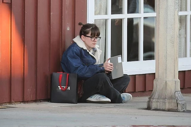 Kh&ocirc;ng tin được đ&acirc;y lại l&agrave; con g&aacute;i của nam diễn vi&ecirc;n đ&igrave;nh đ&aacute;m- Ảnh 1.