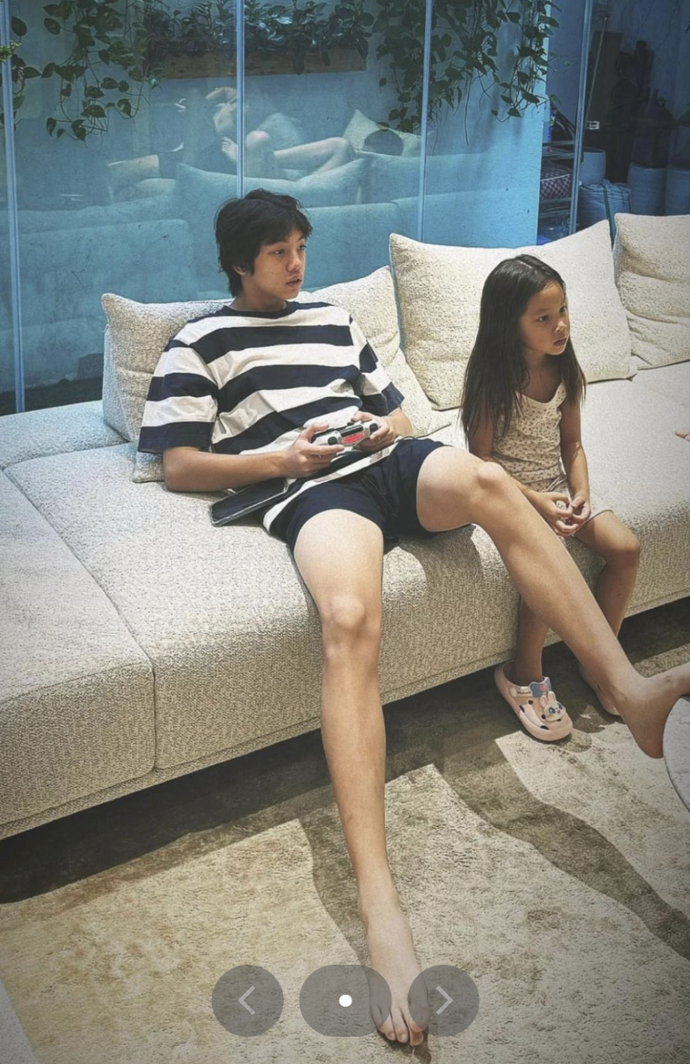 Subeo mới 15 tuổi đ&atilde; cao 1m8, hưởng trọn "gen cao kều" của mẹ: "Anh cả quốc d&acirc;n", cao lớn vững ch&atilde;i v&agrave; cực m&ecirc; chăm em- Ảnh 2.