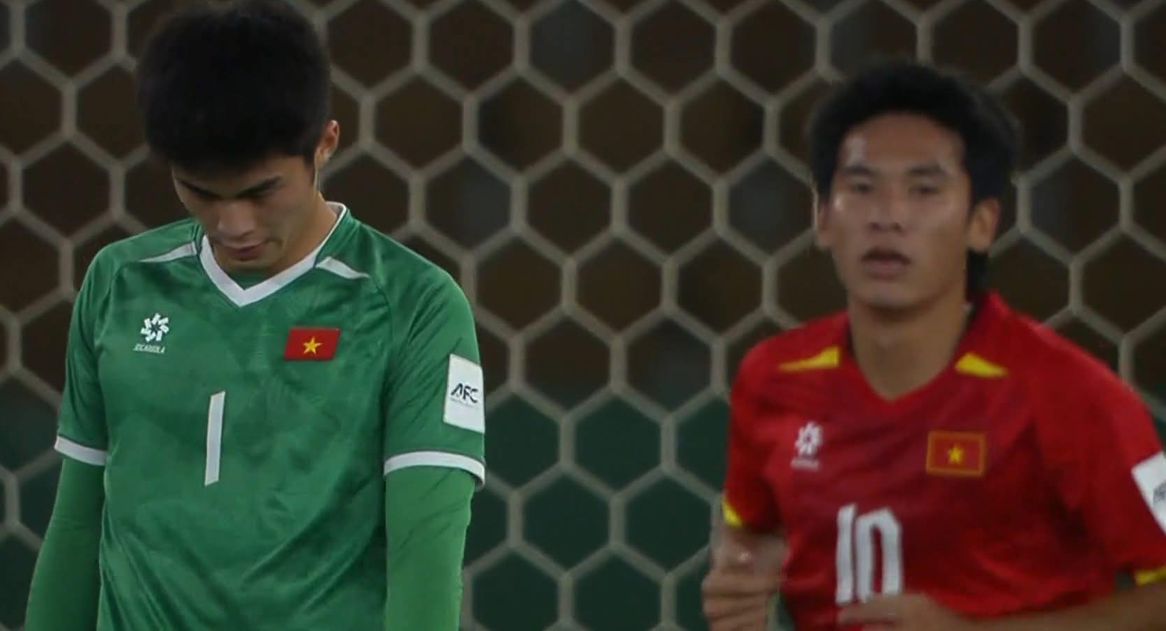 D&agrave;n tuyển thủ U23 Việt Nam thất thần, buồn b&atilde; khi thua đau U23 Trung Quốc- Ảnh 5.