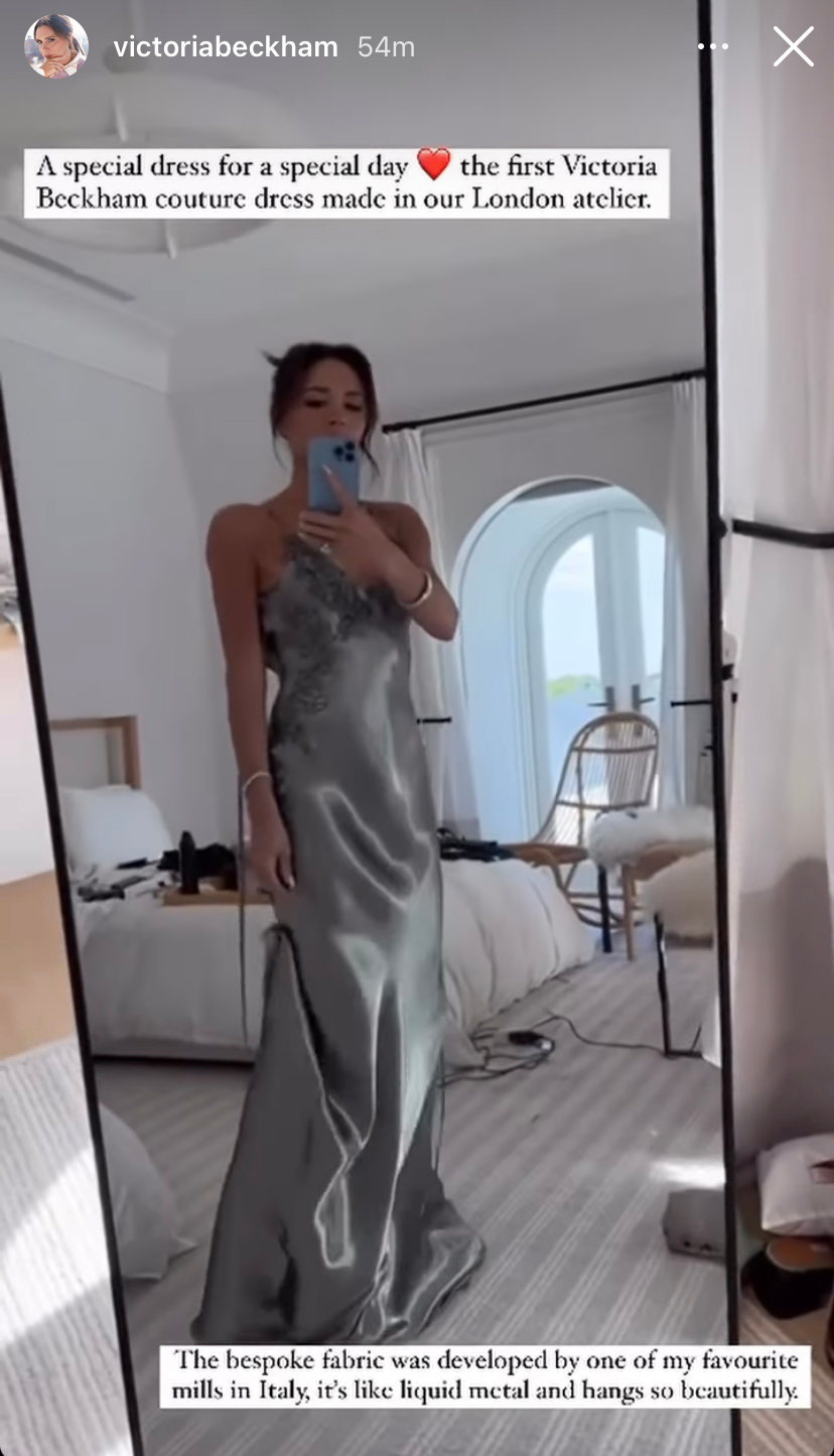 Chiếc v&aacute;y cưới 