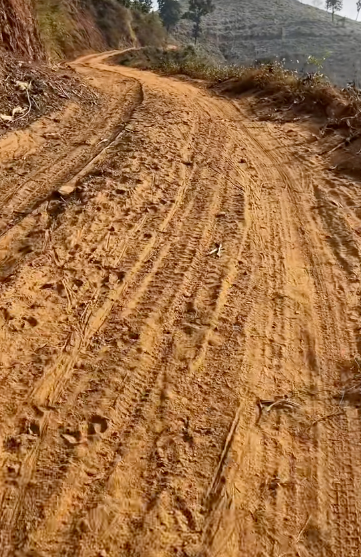 Sốc nhất MXH h&ocirc;m nay: Cụ &ocirc;ng đi 1000km để gặp bạn g&aacute;i quen tr&ecirc;n mạng, quyết đ&oacute;n về l&agrave;m vợ chỉ sau 2 ng&agrave;y "hẹn h&ograve;"- Ảnh 1.