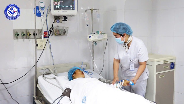 Cuộc gọi trong đ&ecirc;m từ v&ugrave;ng bi&ecirc;n giới v&agrave; hạnh tr&igrave;nh gi&agrave;nh giật sự sống cho sản phụ gặp biến chứng, đe dọa t&iacute;nh mạng cả 2 mẹ con- Ảnh 5.