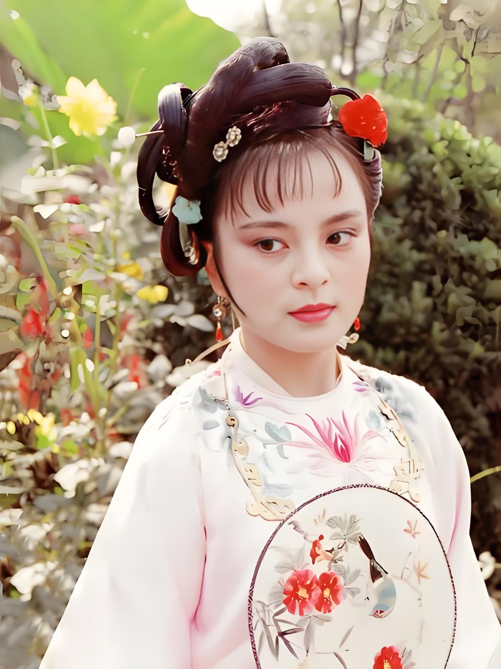 Nh&acirc;n vật th&ocirc;ng minh nhất Hồng L&acirc;u Mộng- Ảnh 2.