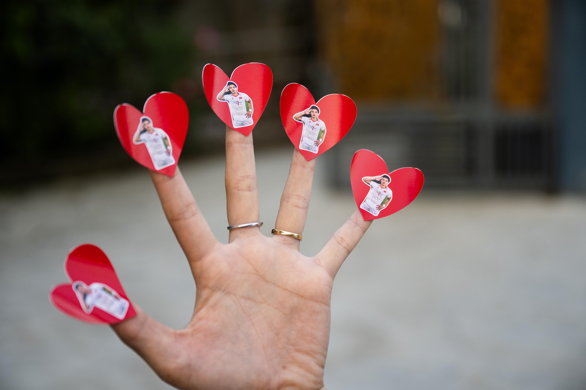 Về nh&agrave; Đ&igrave;nh Bắc trước giờ b&oacute;ng lăn- Ảnh 8.