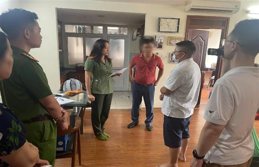 Cựu Ph&oacute; viện trưởng lừa đảo h&agrave;ng ng&agrave;n người nộp tiền thi chứng chỉ tiếng Anh- Ảnh 1.