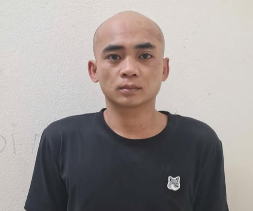 Bắt chủ cửa h&agrave;ng điện thoại Nguyễn Hữu T&agrave;i SN 1990- Ảnh 1.