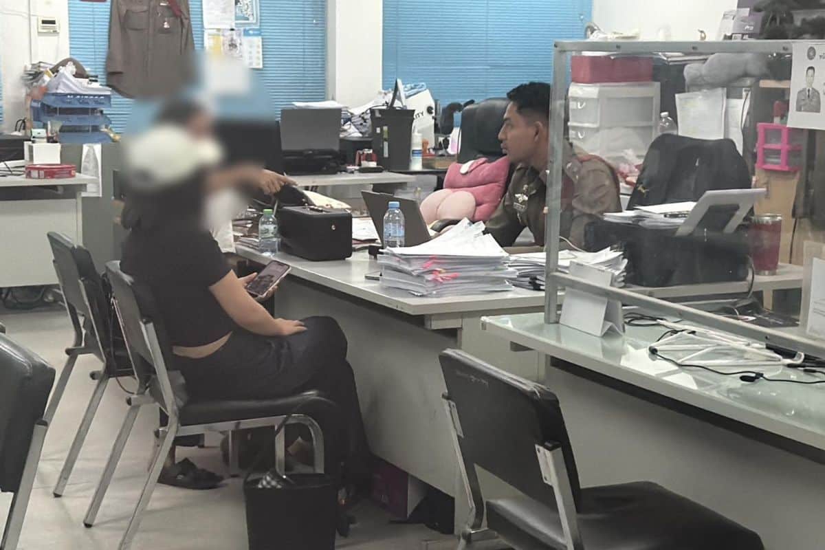 Nữ nh&acirc;n vi&ecirc;n m&ocirc;i giới bất động sản bị 