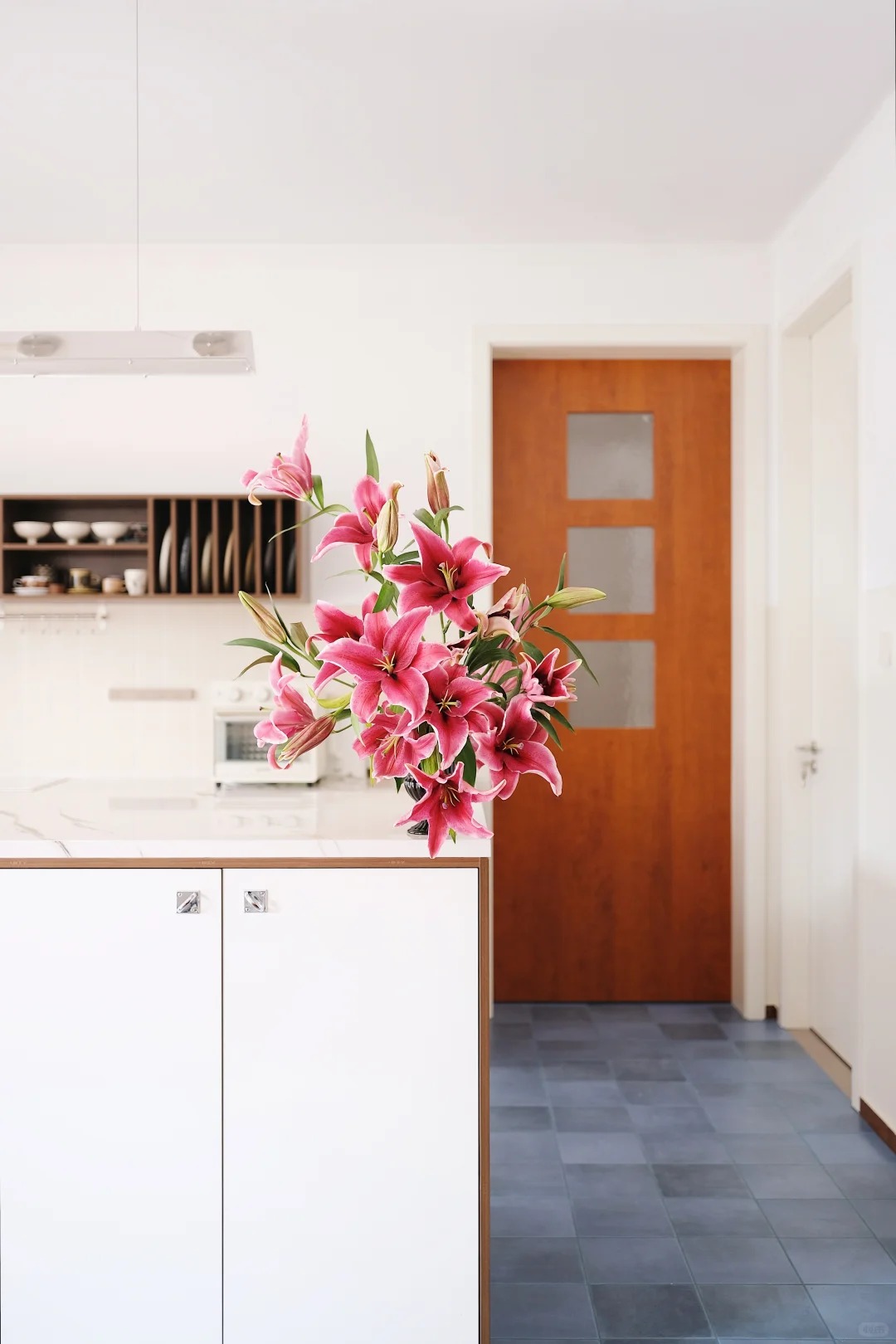 "N&agrave;ng hậu" của m&ugrave;a Tết 2026 l&agrave; Profundo: Giống b&aacute;ch hợp khổng lồ khiến căn nh&agrave; thơm như một khu vườn, vụng mấy cũng chăm được- Ảnh 12.