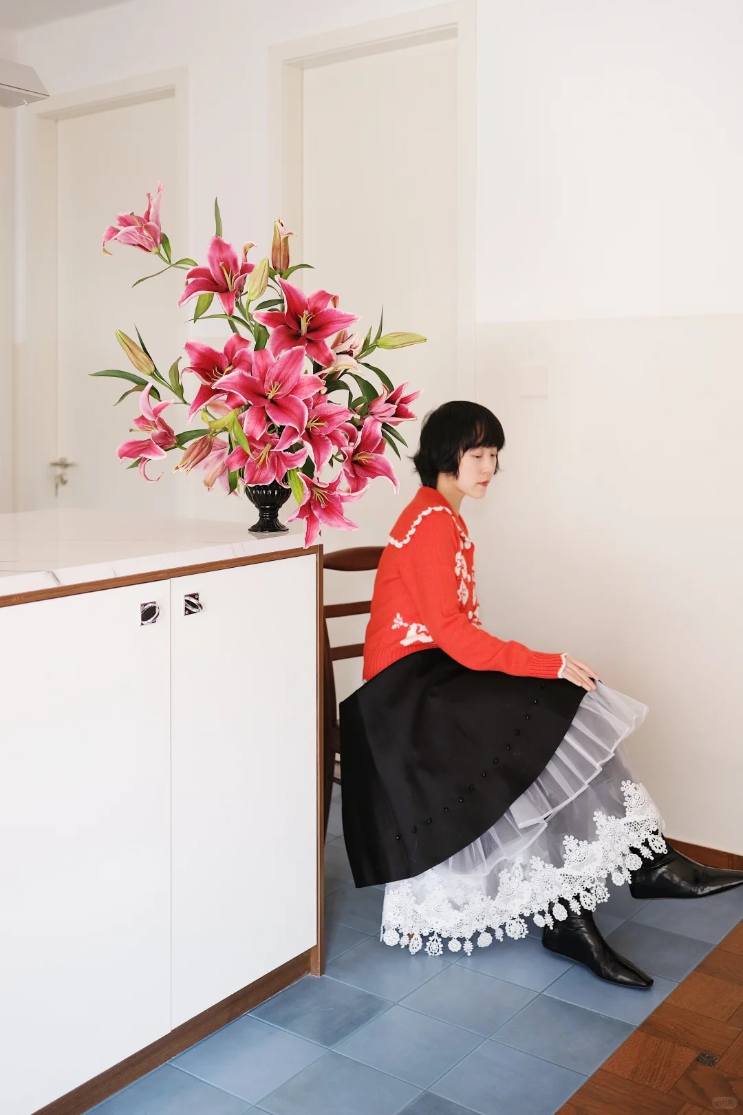 "N&agrave;ng hậu" của m&ugrave;a Tết 2026 l&agrave; Profundo: Giống b&aacute;ch hợp khổng lồ khiến căn nh&agrave; thơm như một khu vườn, vụng mấy cũng chăm được- Ảnh 3.