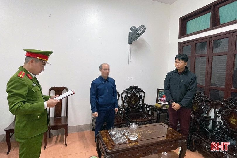 Ph&aacute;t hiện 500 người chuyển khoản tổng cộng 3 tỷ đồng v&agrave;o phi&ecirc;n livestream của 6 thanh ni&ecirc;n SN 1998-2004: C&ocirc;ng an d&ugrave;ng nhiều biện ph&aacute;p nghiệp vụ v&agrave;o cuộc- Ảnh 2.