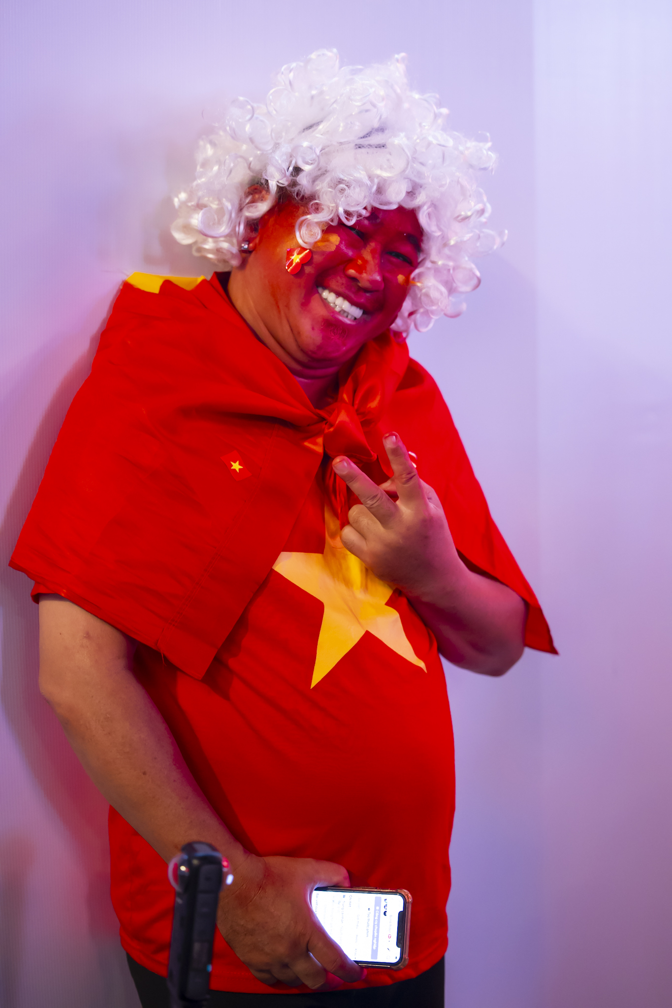 Khoảnh khắc c&aacute;c cổ động vi&ecirc;n thẫn thờ khi U23 Việt Nam bị dẫn trước- Ảnh 36.