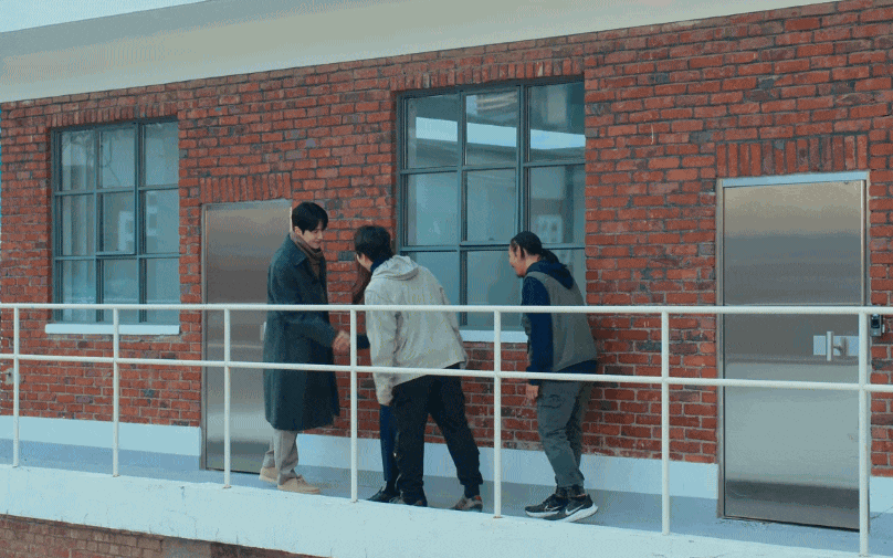 Ra m&agrave; xem diễn vi&ecirc;n Việt đ&oacute;ng phim c&ugrave;ng Kim Seon Ho, khoe ảnh n&eacute;t căng với Go Youn Jung m&agrave; ghen nổ mắt