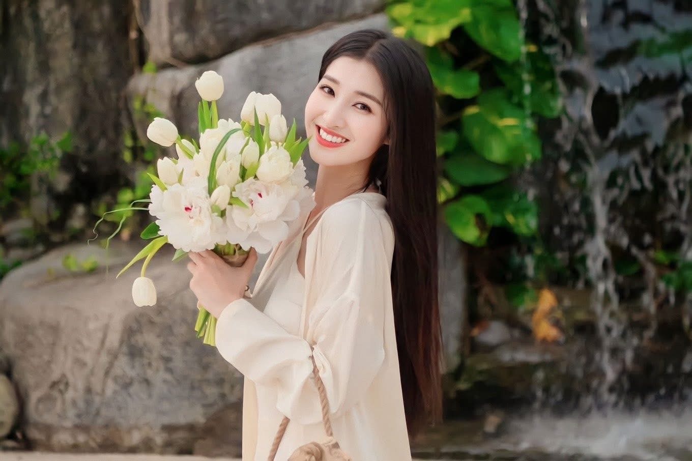 &Aacute; hậu Phương Nhi v&agrave; Minh Ho&agrave;ng c&oacute; chia sẻ đầu ti&ecirc;n, h&eacute; lộ ảnh cưới qu&aacute; sang xịn!- Ảnh 4.