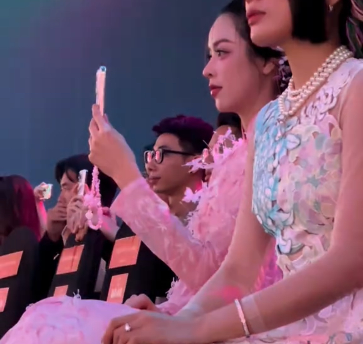 Kh&ocirc;ng phải Trịnh Thăng B&igrave;nh, Hoa hậu Thanh Thuỷ từng c&ocirc;ng khai si m&ecirc; 1 sao nam ra mặt tại WeChoice- Ảnh 3.