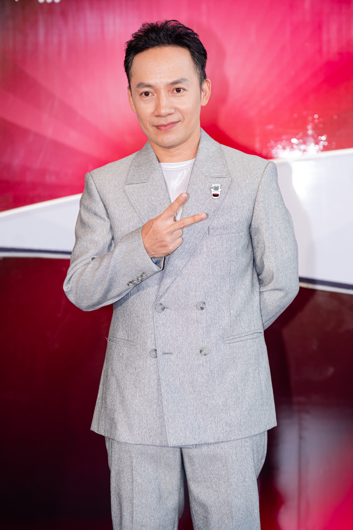 Zoom cận nh&oacute;m nam đầu ti&ecirc;n của Việt Nam bước ra từ show "sống c&ograve;n", visual v&agrave; t&agrave;i năng c&oacute; đủ l&agrave;m n&ecirc;n chuyện- Ảnh 3.