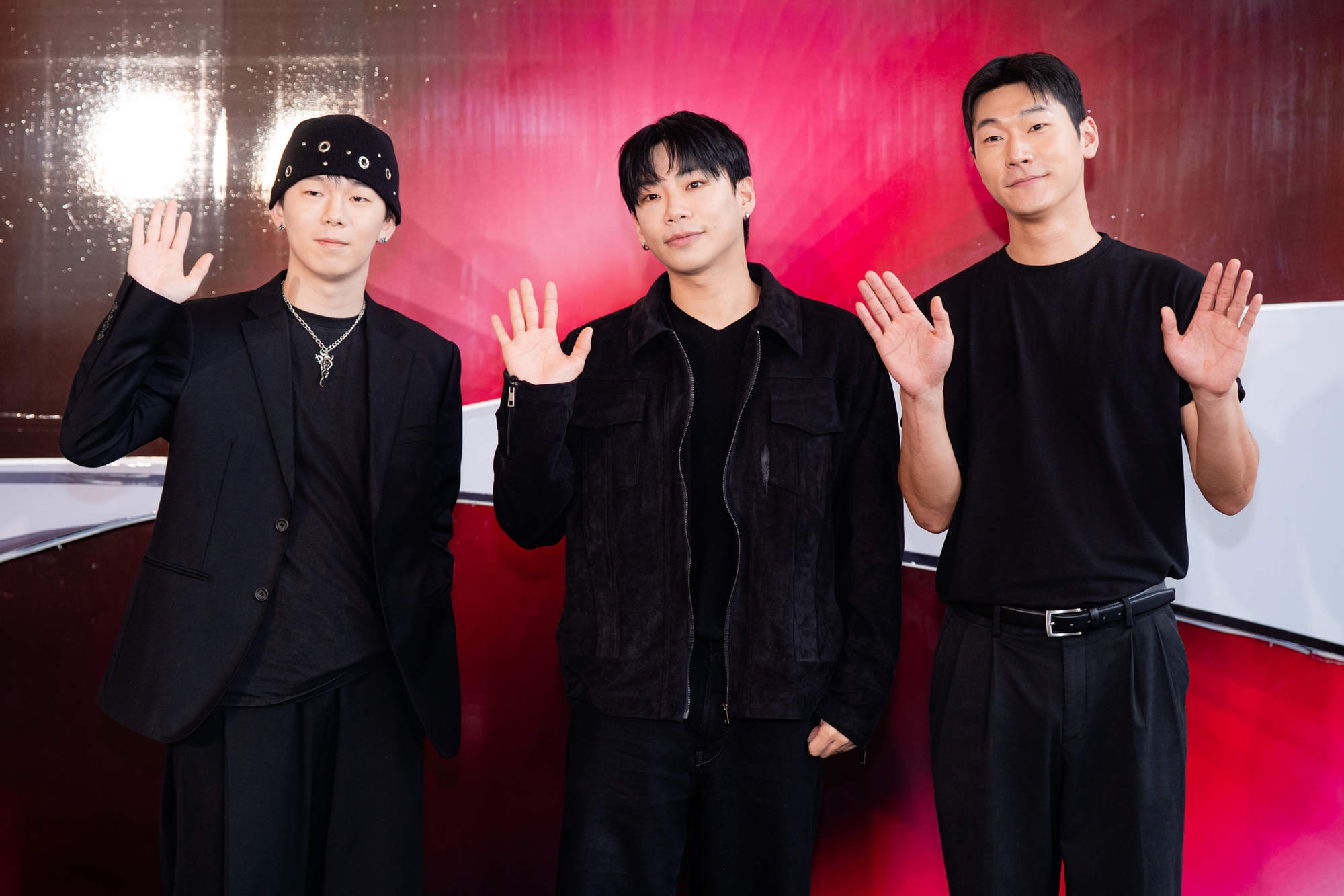 Zoom cận nh&oacute;m nam đầu ti&ecirc;n của Việt Nam bước ra từ show "sống c&ograve;n", visual v&agrave; t&agrave;i năng c&oacute; đủ l&agrave;m n&ecirc;n chuyện- Ảnh 5.