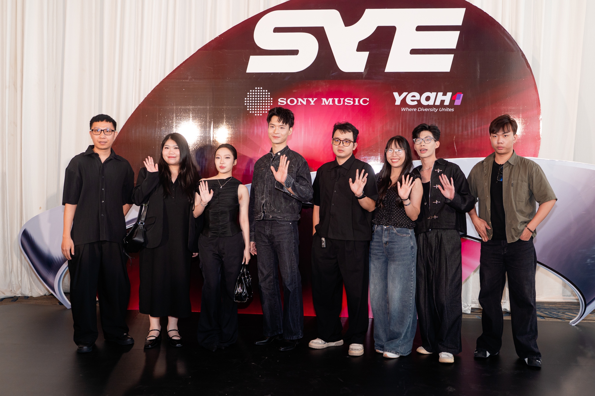 Zoom cận nh&oacute;m nam đầu ti&ecirc;n của Việt Nam bước ra từ show "sống c&ograve;n", visual v&agrave; t&agrave;i năng c&oacute; đủ l&agrave;m n&ecirc;n chuyện- Ảnh 4.