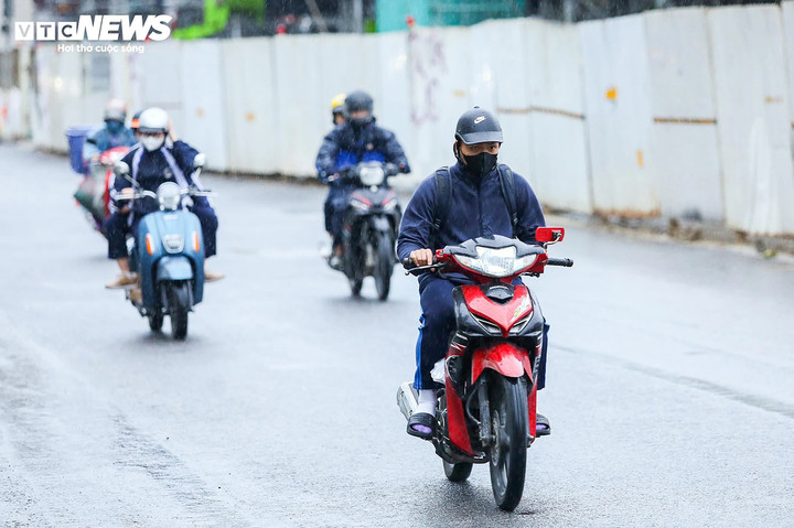 Tin kh&ocirc;ng kh&iacute; lạnh mới nhất: Bắc Bộ chuyển mưa r&eacute;t từ đ&ecirc;m nay, c&oacute; nơi dưới 6C- Ảnh 1.