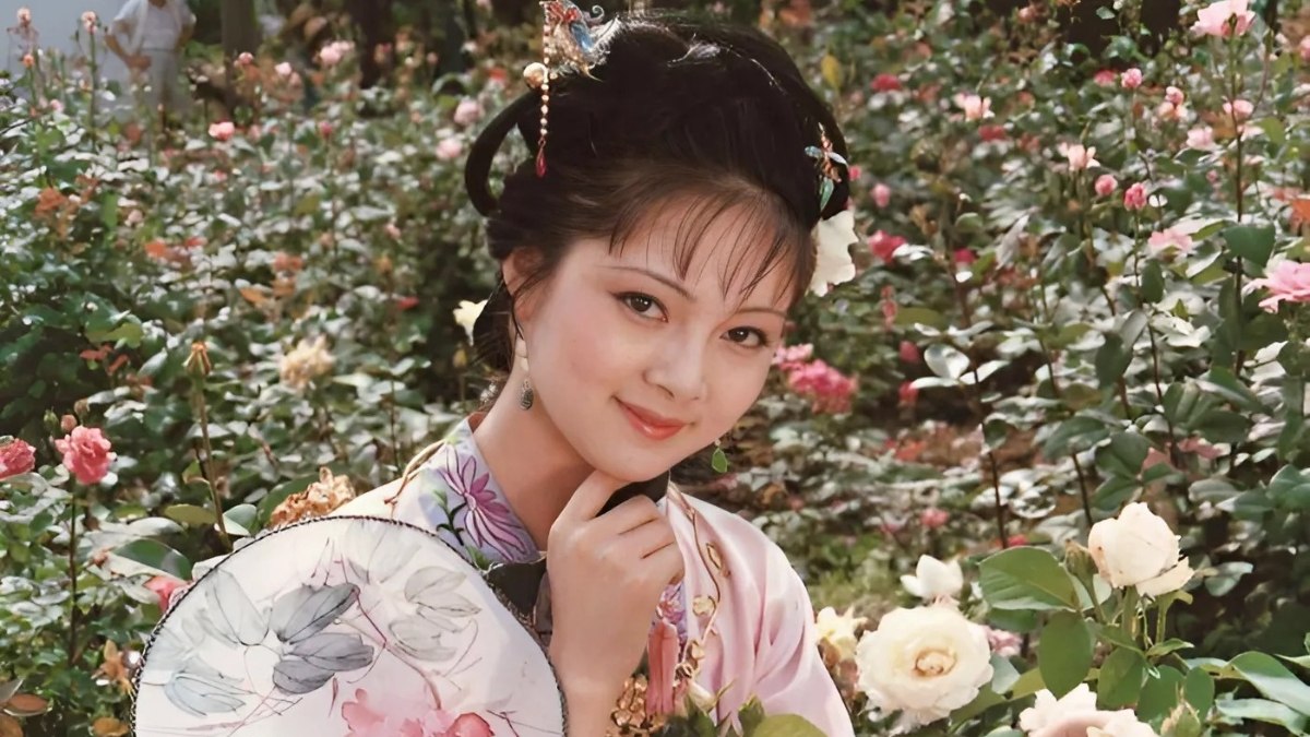 Nh&acirc;n vật c&oacute; EQ cao nhất Hồng L&acirc;u Mộng- Ảnh 2.