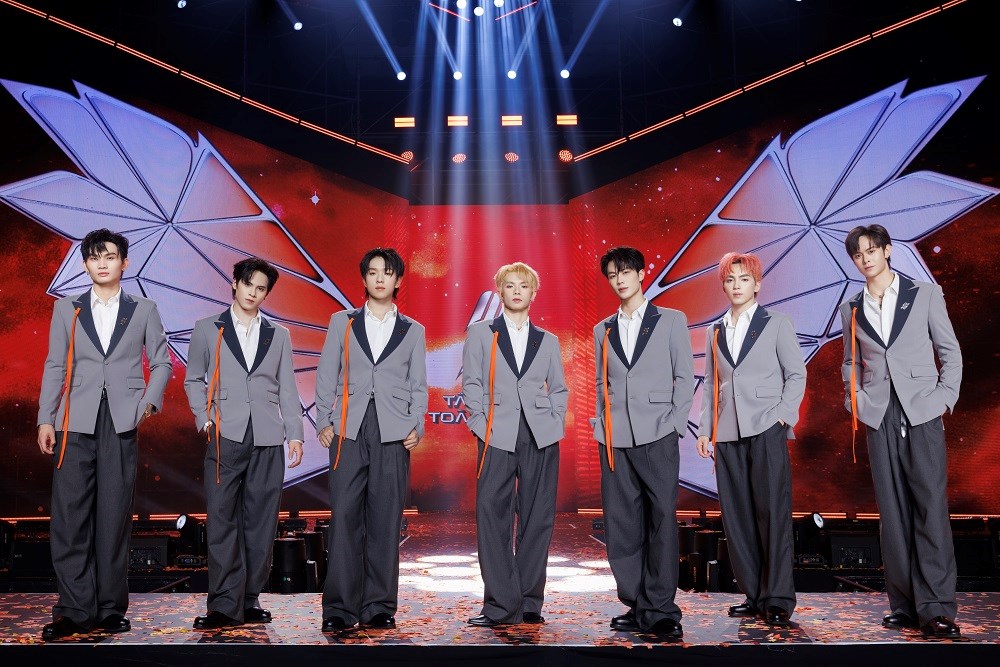 Zoom cận nh&oacute;m nam đầu ti&ecirc;n của Việt Nam bước ra từ show "sống c&ograve;n", visual v&agrave; t&agrave;i năng c&oacute; đủ l&agrave;m n&ecirc;n chuyện- Ảnh 17.