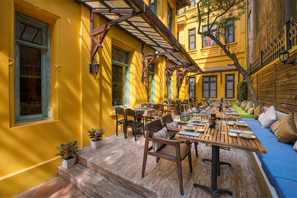 Kh&aacute;ch T&acirc;y cho&aacute;ng khi bước v&agrave;o qu&aacute;n b&uacute;n b&ograve; Huế ở Việt Nam: Gi&aacute; b&aacute;t b&uacute;n c&ograve;n g&acirc;y bất ngờ hơn nữa- Ảnh 7.