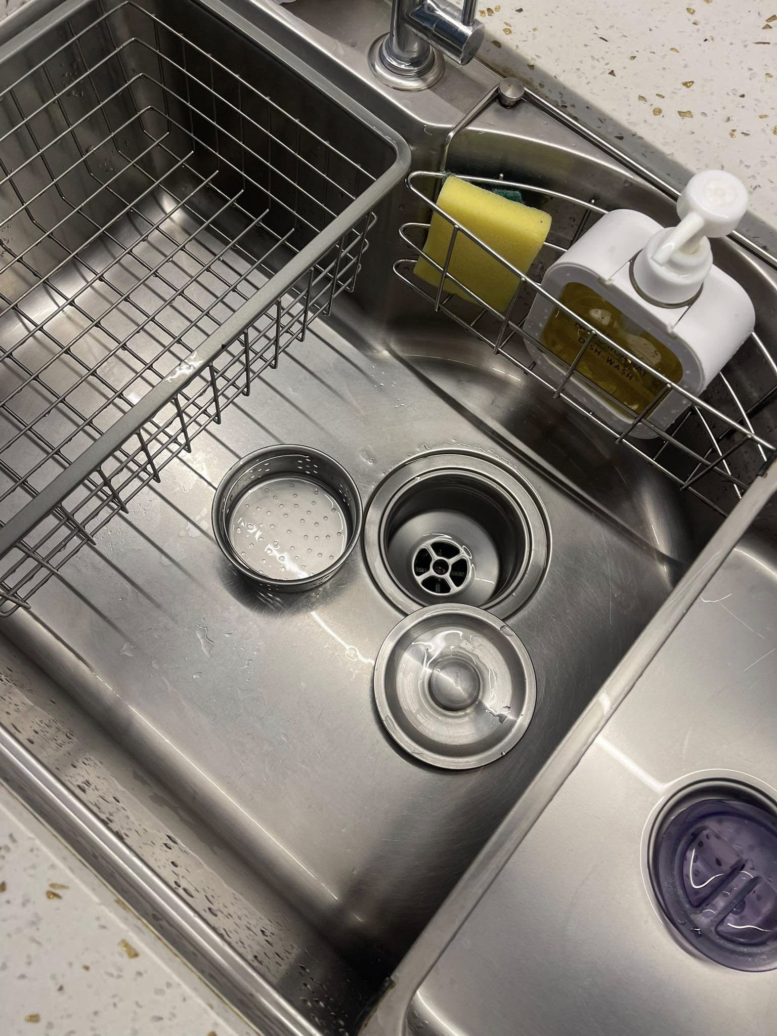 Dọn nh&agrave; gi&aacute;p Tết, nhiều người đang tự &ldquo;đốt tay&rdquo; v&igrave; h&oacute;a chất th&ocirc;ng cống: Đ&acirc;y l&agrave; 2 c&aacute;ch an to&agrave;n hơn hẳn- Ảnh 11.