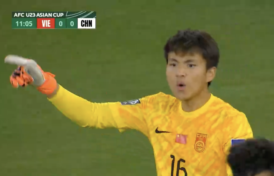 Ch&acirc;n dung thủ m&ocirc;n Li Hao U23 Trung Quốc: Visual cực phẩm, bắt b&oacute;ng xuất thần khiến U23 Việt Nam vất vả qu&aacute; trời!- Ảnh 2.