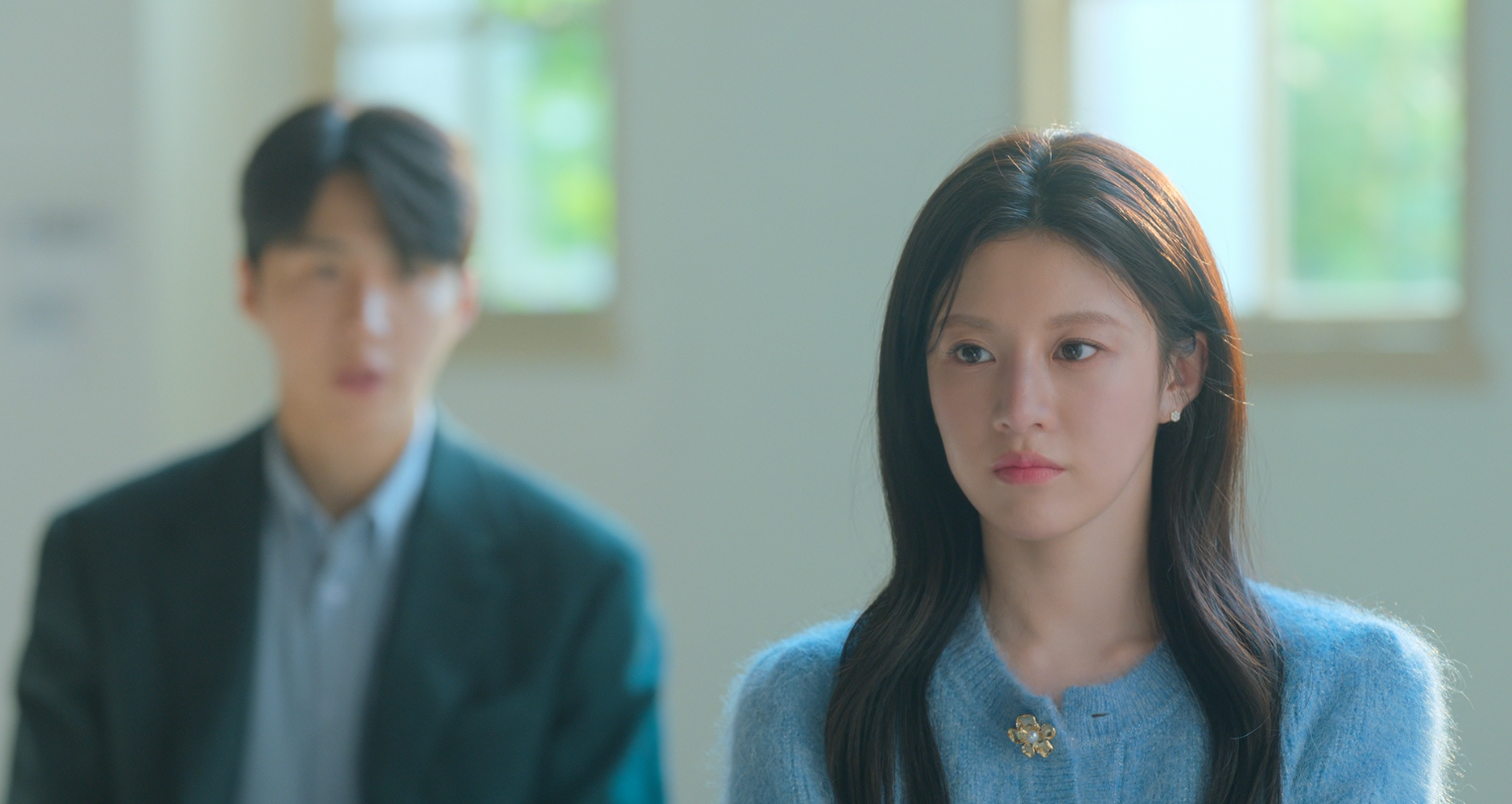 Ra m&agrave; xem diễn vi&ecirc;n Việt đ&oacute;ng phim c&ugrave;ng Kim Seon Ho, khoe ảnh n&eacute;t căng với Go Youn Jung m&agrave; ghen nổ mắt- Ảnh 3.