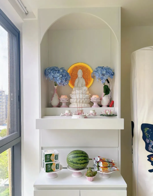 Đến lạy người n&agrave;o đặt 5 thứ n&agrave;y ở ban c&ocirc;ng: Nhếch nh&aacute;c tận c&ugrave;ng, nh&igrave;n m&agrave; tức mắt- Ảnh 4.