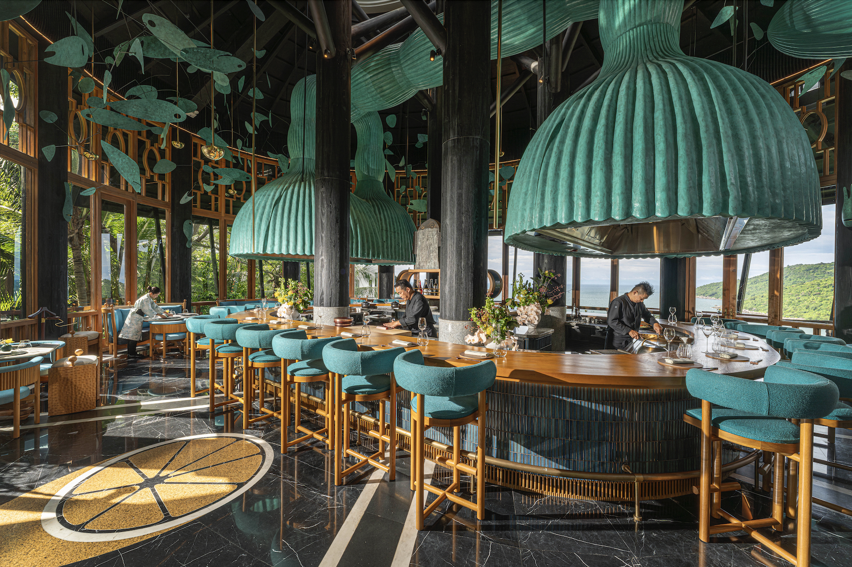 Loạt nh&agrave; h&agrave;ng 5 sao khiến 80% kh&aacute;ch Việt săn l&ugrave;ng dịp Tết Nguy&ecirc;n đ&aacute;n, được giới Michelin đ&aacute;nh gi&aacute; cao- Ảnh 1.