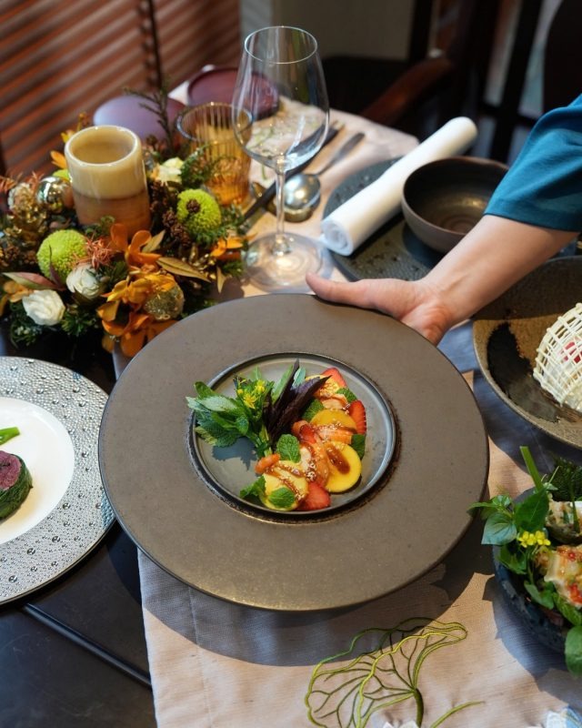 Loạt nh&agrave; h&agrave;ng 5 sao khiến 80% kh&aacute;ch Việt săn l&ugrave;ng dịp Tết Nguy&ecirc;n đ&aacute;n, được giới Michelin đ&aacute;nh gi&aacute; cao- Ảnh 5.